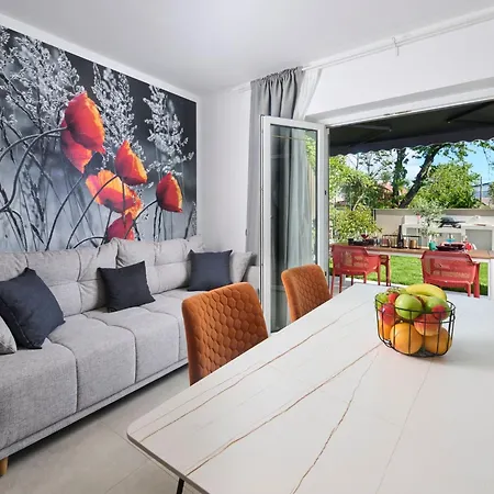In Mit Eigenem Parkplatz By Interhome Appartamento *