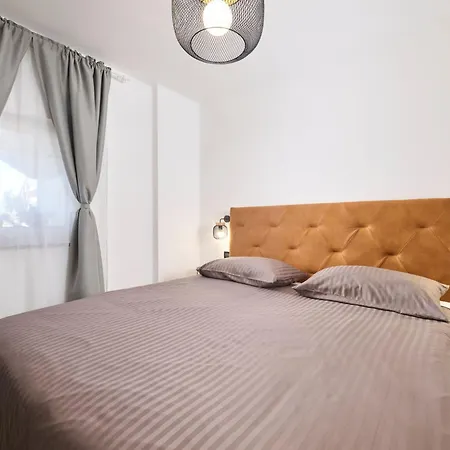In Mit Eigenem Parkplatz By Interhome Appartamento
